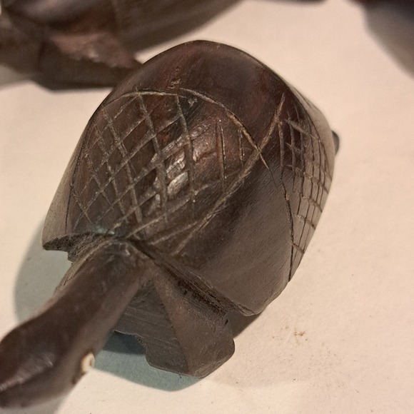 3 Vintage Exotic Rosewood and wood Hand Carved  Turtle Tortoise Figurines - Picture 4 of 14